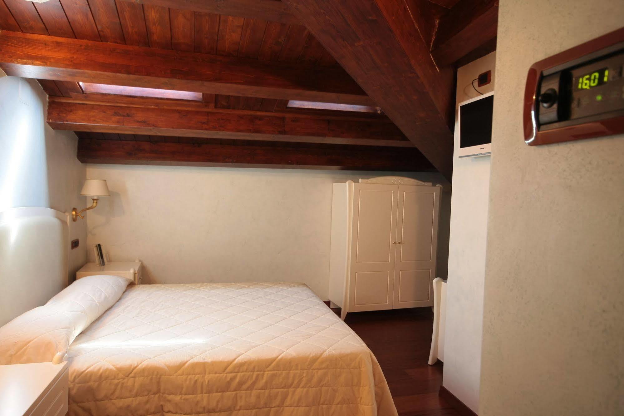 Hotel Rojan Sulmona Exterior foto